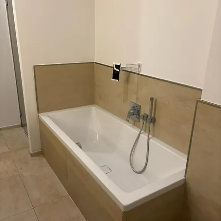 90 Qm Shanghaiallee Appartment Hamburg-Harburg Buitenkant foto